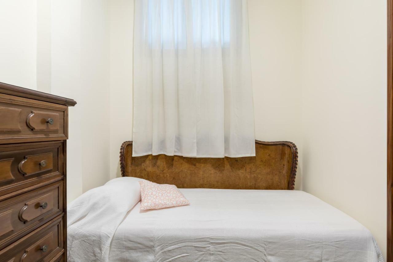 Apartamento Hortis Apartment, 5 Persone, 2 Camere, Balcone, Metro C E Tram Per Il Centro *